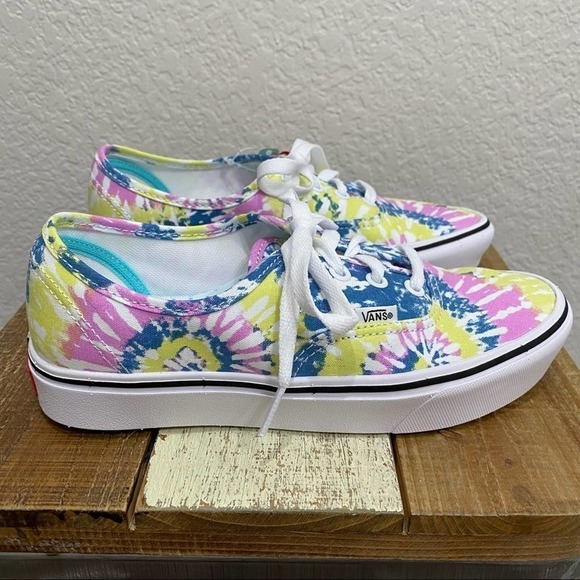 Vans ComfyCush  Tie Dye Sneaker - Picture 9 of 11